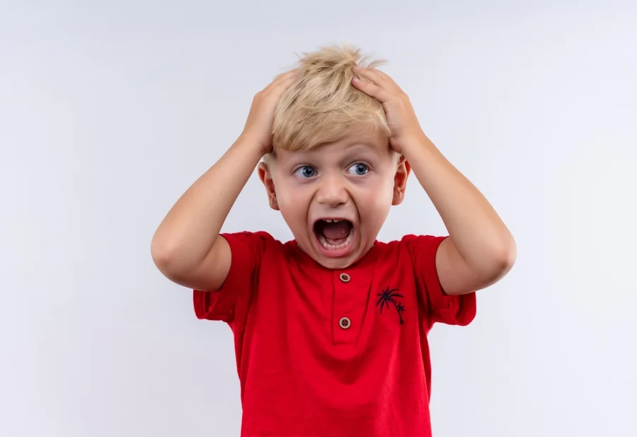 samookaleczenia i przemoc dorosłych