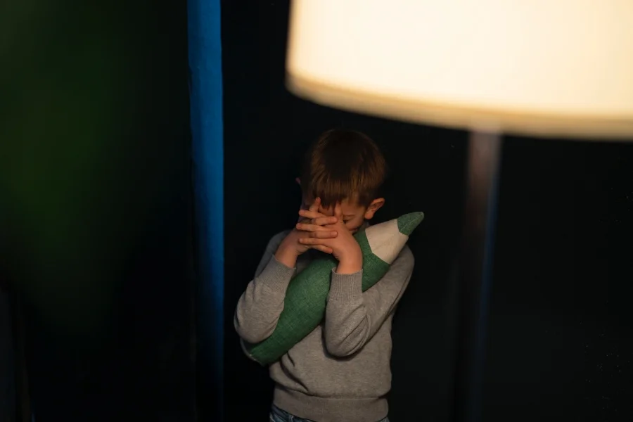 trauma w dzieciństwie a dysocjacja